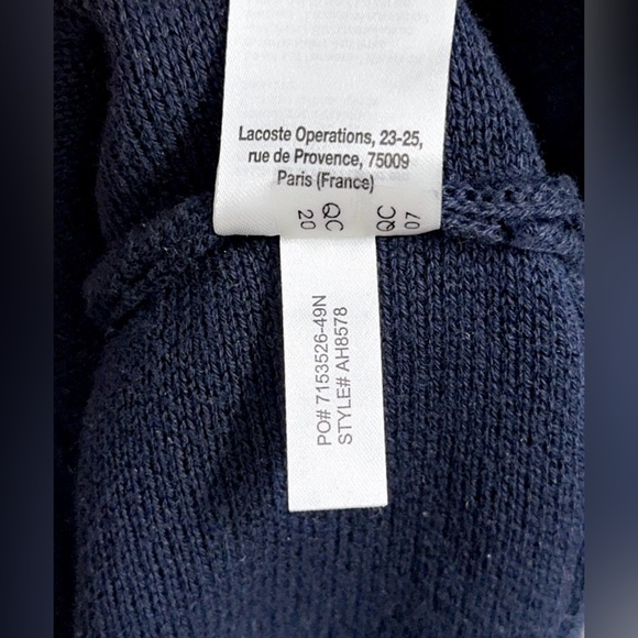 Navy Blue Lacoste Mens Crewneck
Sweater with Creme Sleeve Embellishment- L to XL - Picture 6 of 7